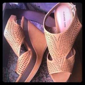 Gianni bini Wedges🌸